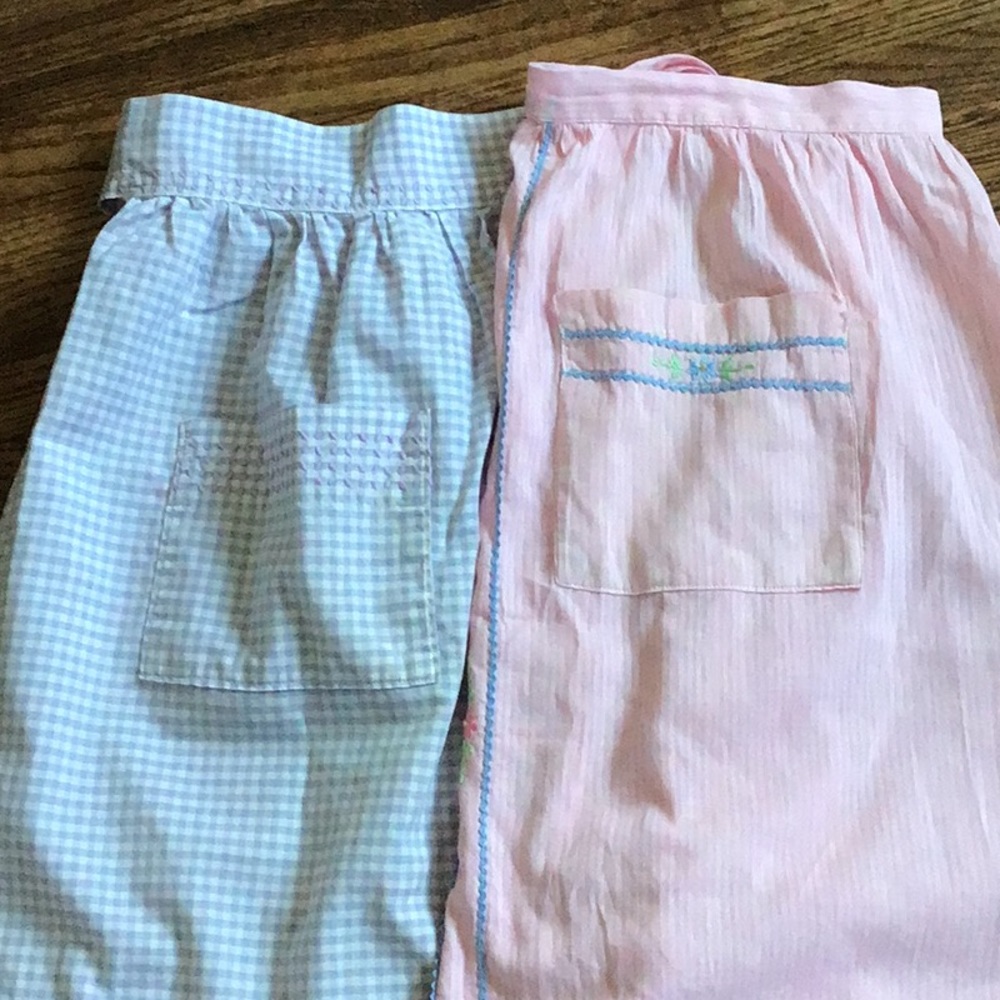2 vintage aprons - Picture 2 of 11